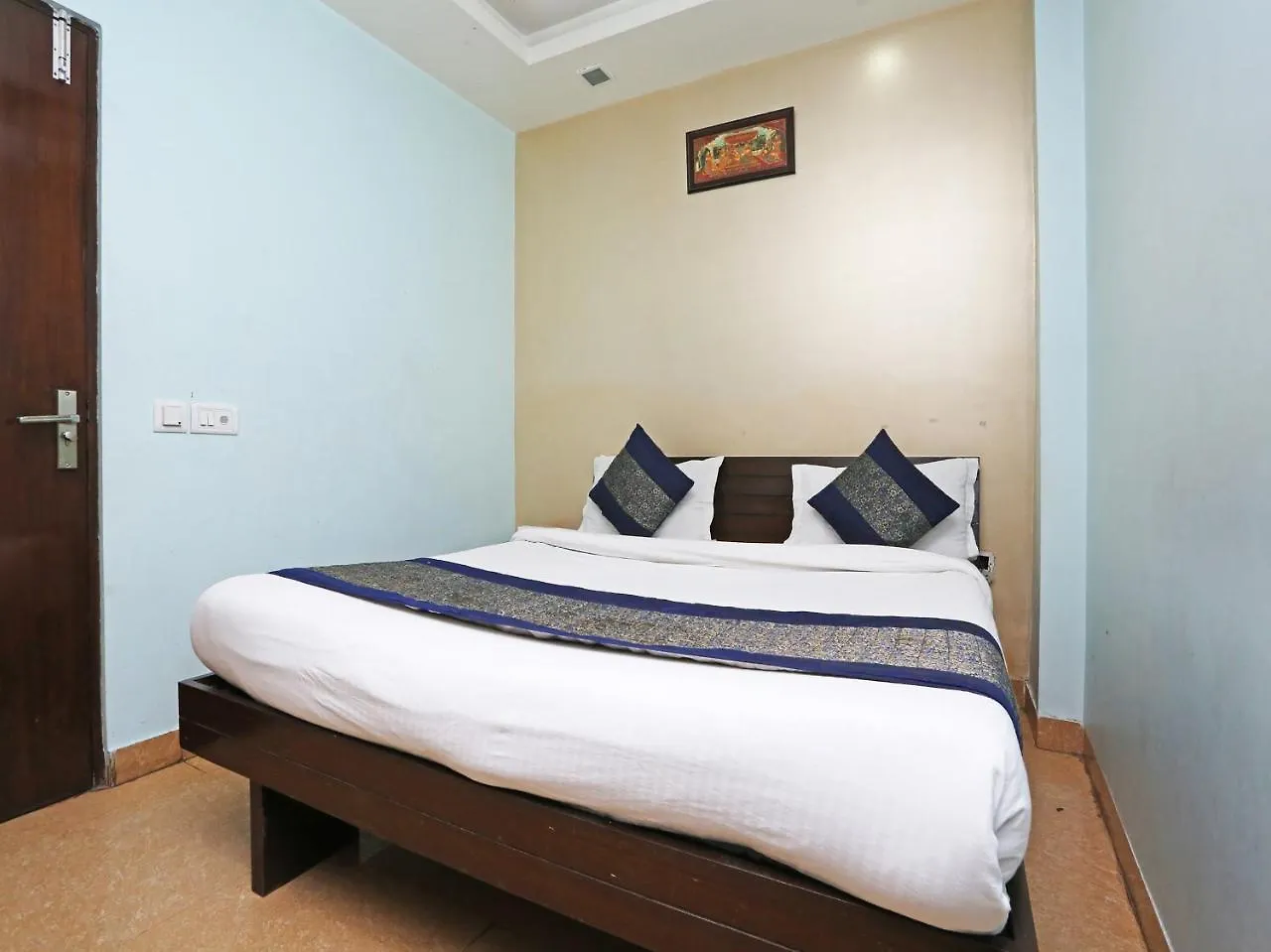 Oyo 6596 Hotel Flight Path New Delhi