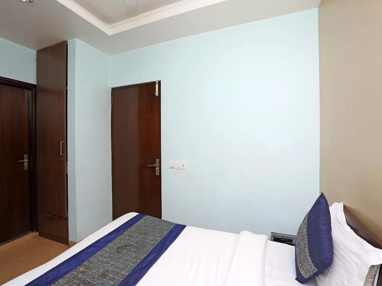 Oyo 6596 Hotel Flight Path New Delhi